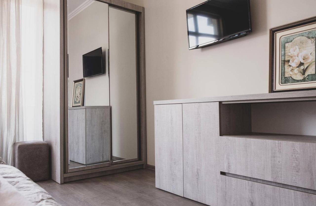 Art Hotel Батуми Экстерьер фото