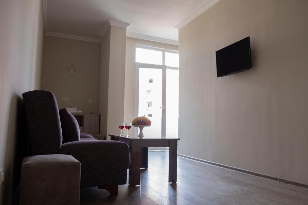 Art Hotel Батуми Экстерьер фото