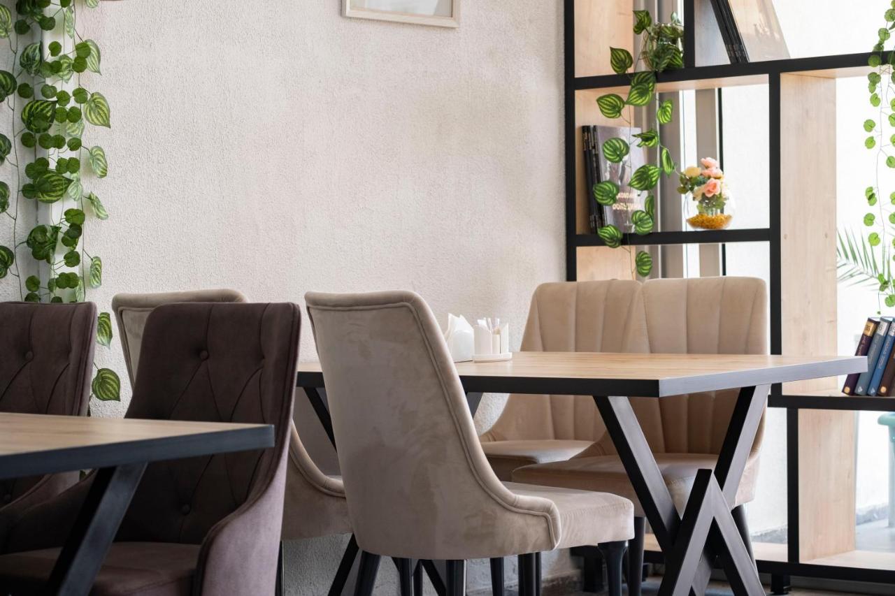 Art Hotel Батуми Экстерьер фото